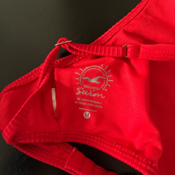 HOLLISTER - Red Ribbed Bikini Set - Picture 3 of 10